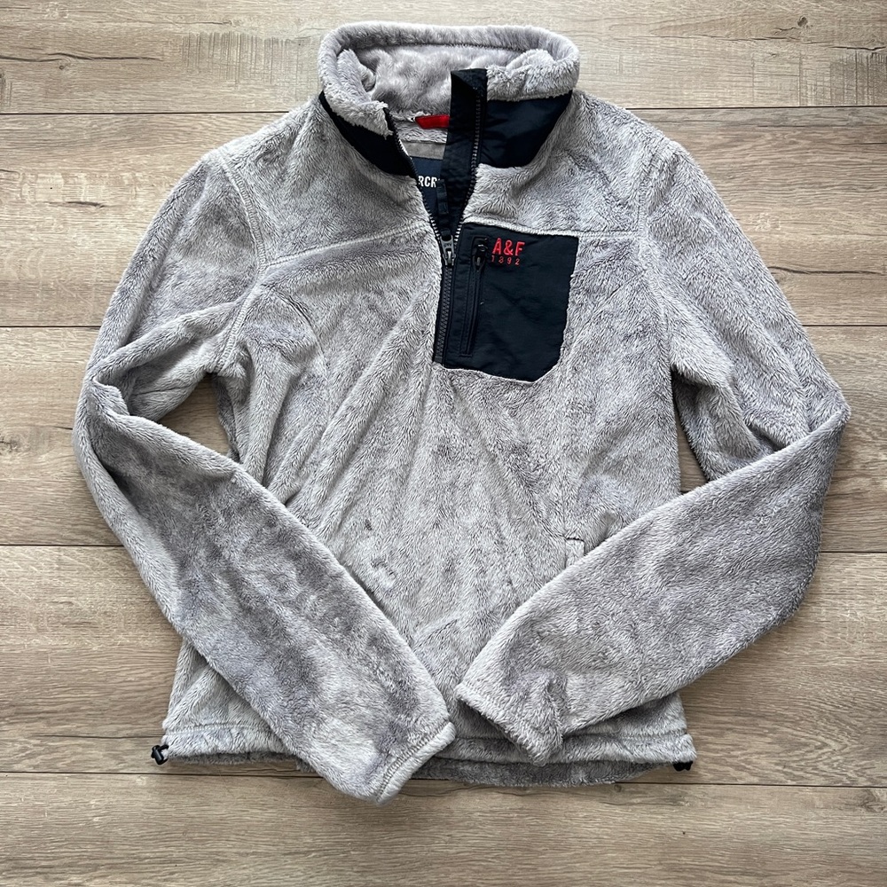 Abercrombie & Fitch Gray Fleece Sweatshirt